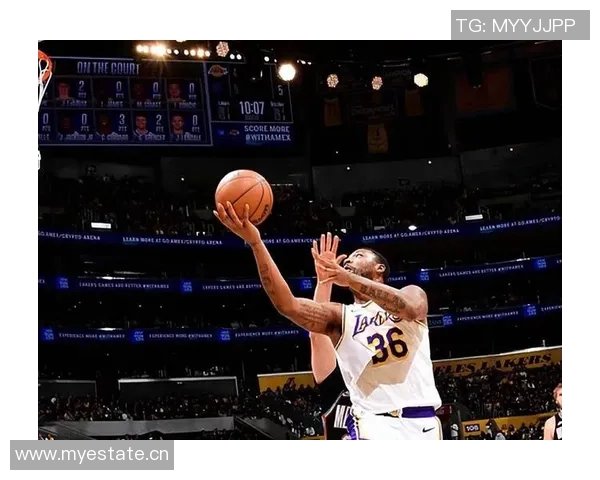 艾顿称东詹在关键时刻表现出色拉拉维亚攻防两端展现强大攻击性