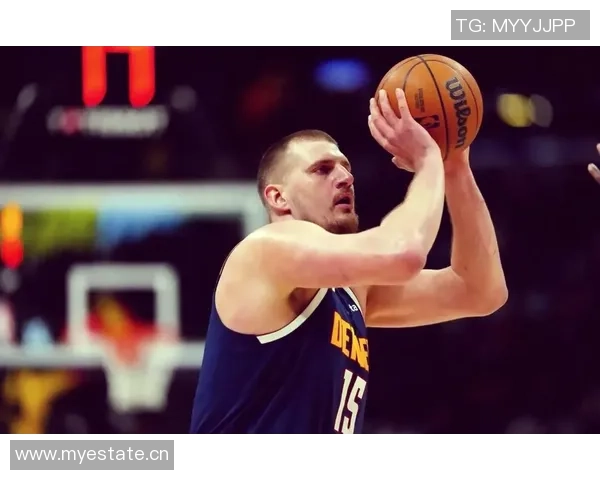 约基奇本赛季惊人数据超越传奇球星引发热议